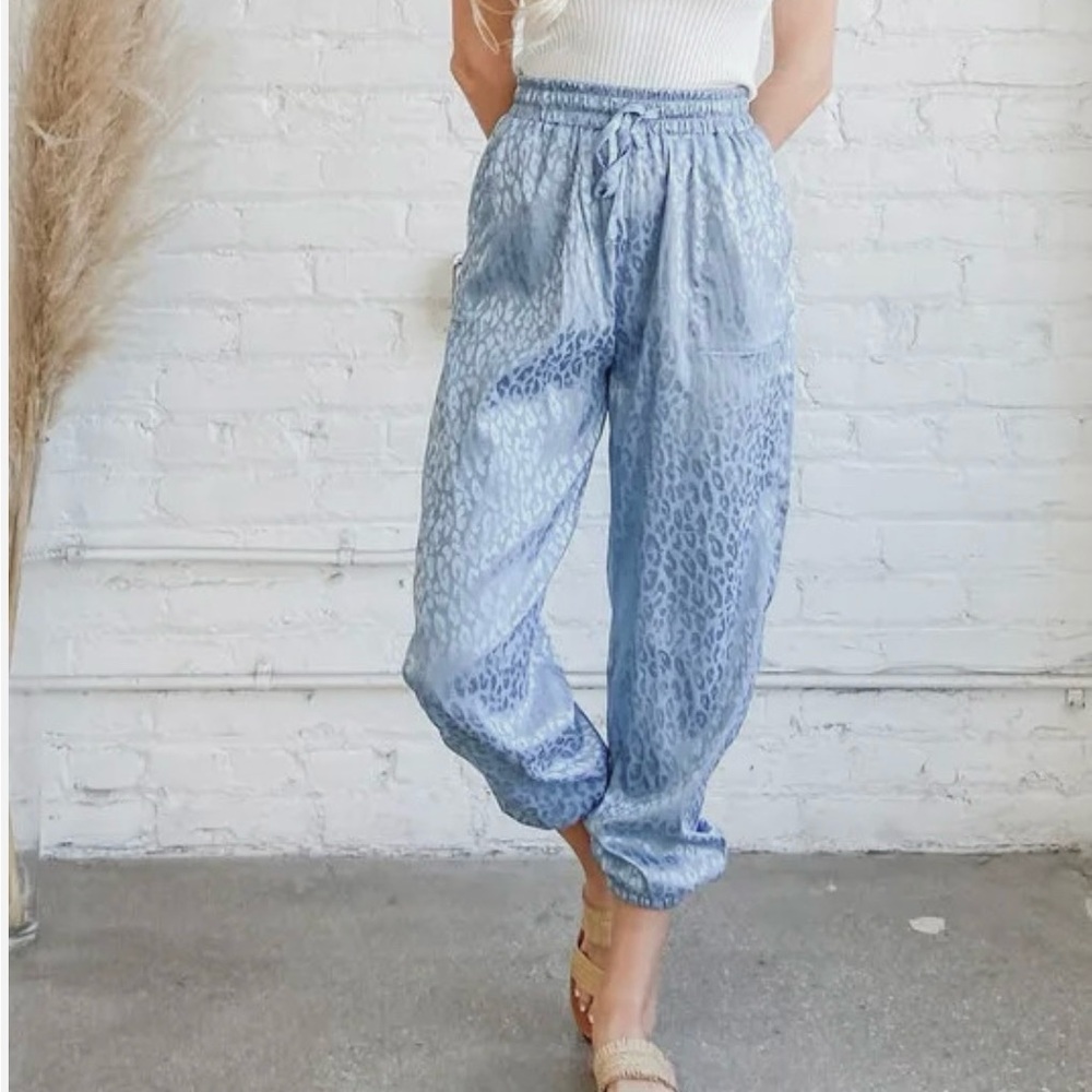 And The Why Blue‎ Satin Leopard Print Pull-on Joggers Pants